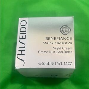 Shiseido Benefiance WrinkleResist24 Night Cream - Silver